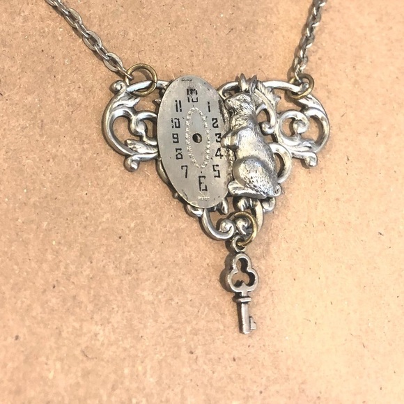 Elegant Silver Heart Pendant Necklace - Picture 2 of 3